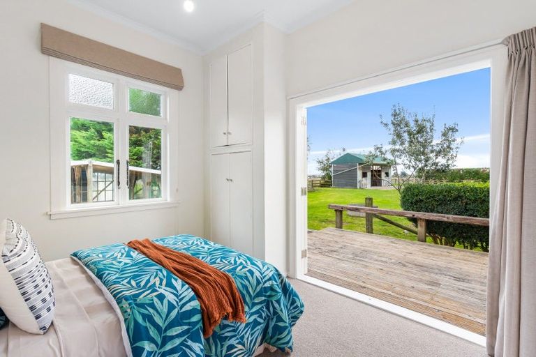 Photo of property in 435 Tararua Road, Levin, 5571