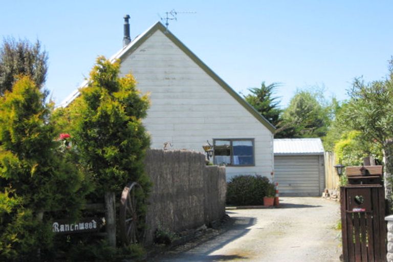 Photo of property in 4 Luxton Place, Rangiora, 7400