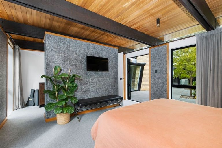 Photo of property in 35 Westburn Terrace, Burnside, Christchurch, 8041