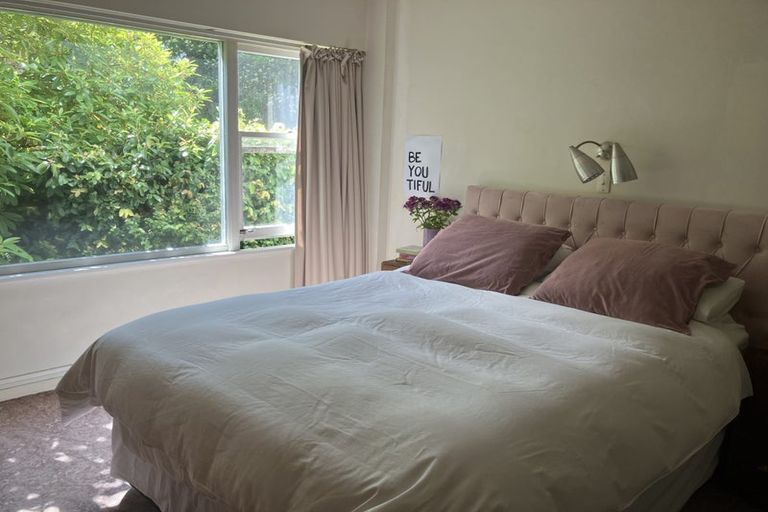 Photo of property in Newman Court Apartments, 2 Newman Terrace, Thorndon, Wellington, 6011