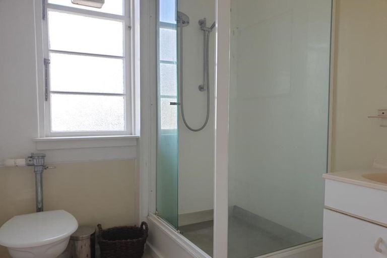 Photo of property in Norton Flats, 6/302 Willis Street, Aro Valley, Wellington, 6011