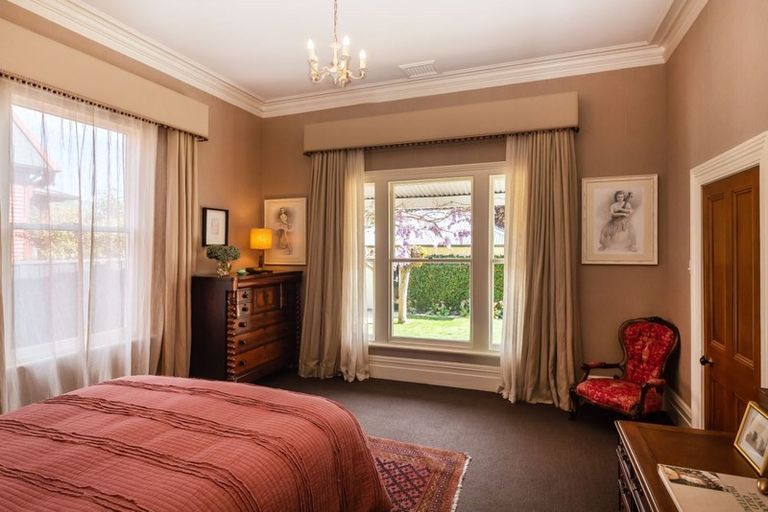 Photo of property in 42 Holly Road, St Albans, Christchurch, 8014