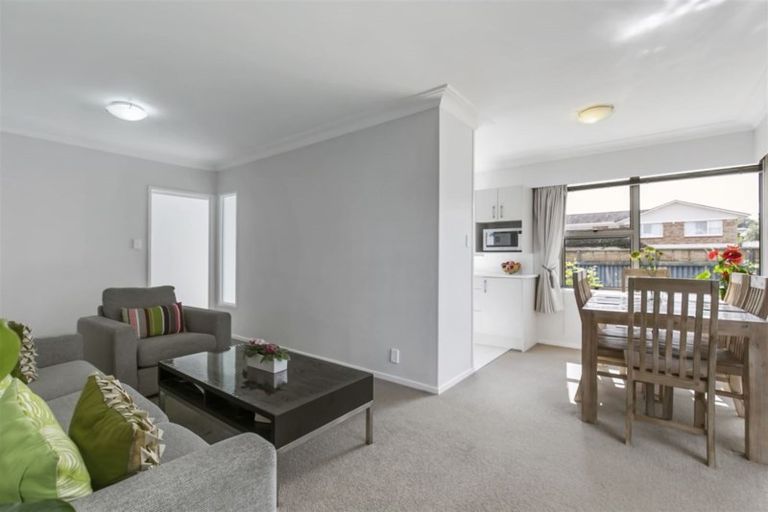 Photo of property in 2/1 Hemsway Place, Sunnyhills, Auckland, 2010