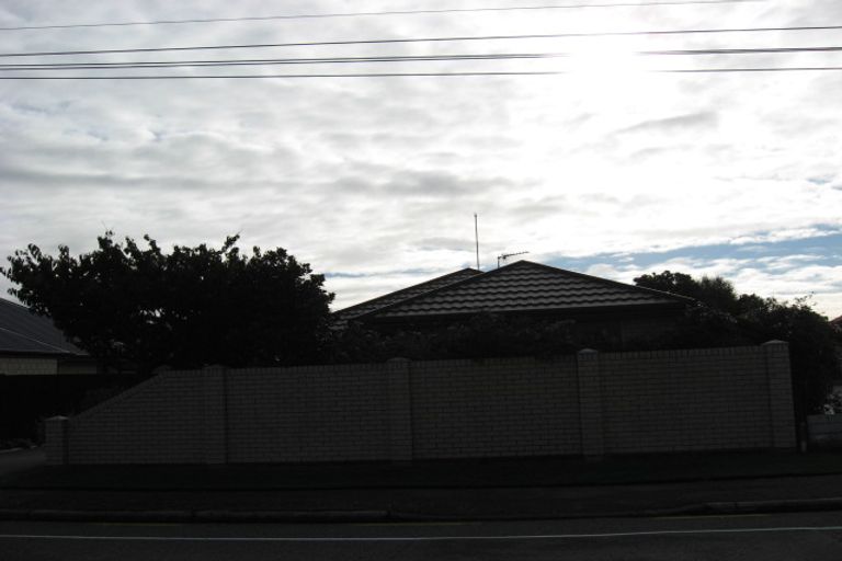 Photo of property in 22a Sawyers Arms Road, Northcote, Christchurch, 8052