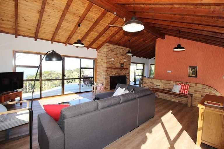 Photo of property in 108 Wade River Road, Wade Heads, Whangaparaoa, 0932