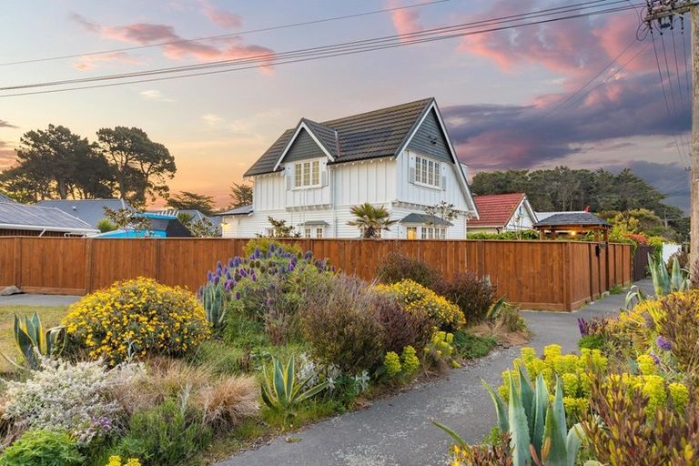 Photo of property in 154 Shaw Avenue, New Brighton, Christchurch, 8083