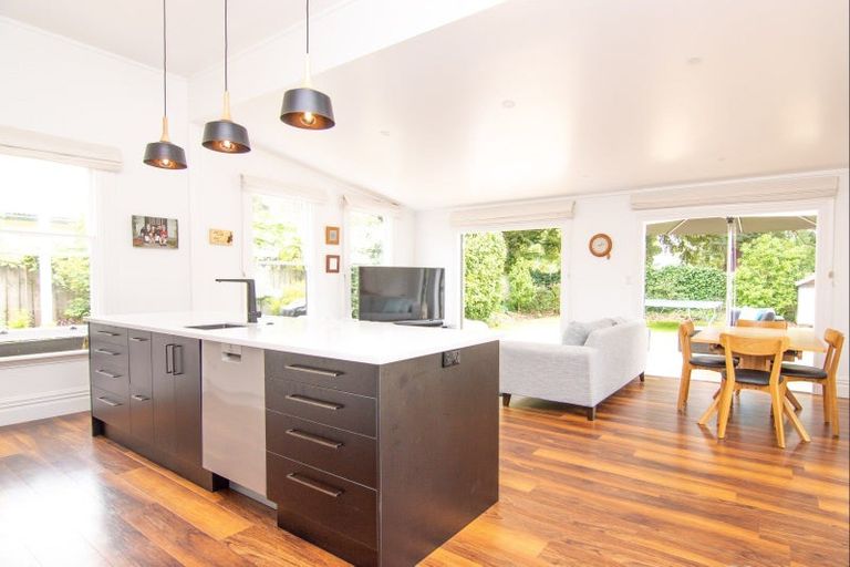 Photo of property in 11 Colombo Street, Hokowhitu, Palmerston North, 4410