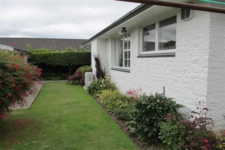 Photo of property in 11a Straven Road, Riccarton, Christchurch, 8011