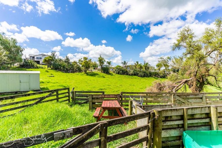 Photo of property in 9 Bickerstaffe Road, Maungaturoto, 0520