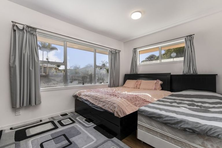 Photo of property in 2/55 Glenmore Road, Sunnyhills, Auckland, 2010