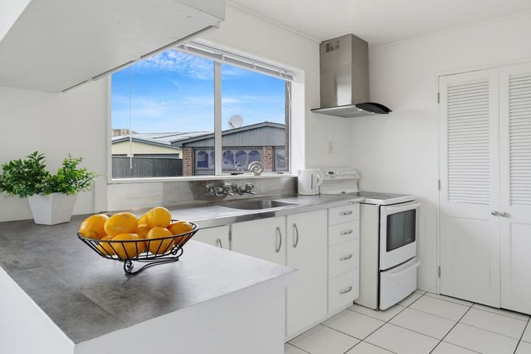 Photo of property in 42 Acacia Street, Kelvin Grove, Palmerston North, 4414
