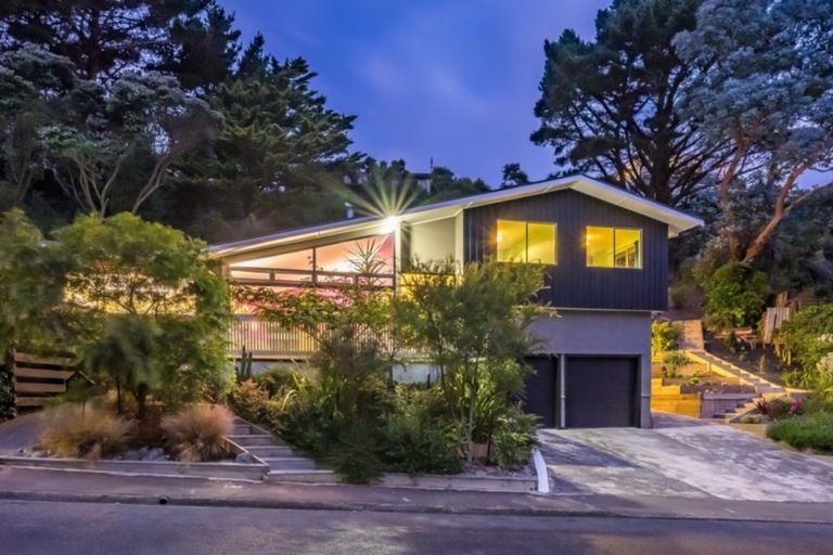 Photo of property in 40 Melrose Road, Island Bay, Wellington, 6023