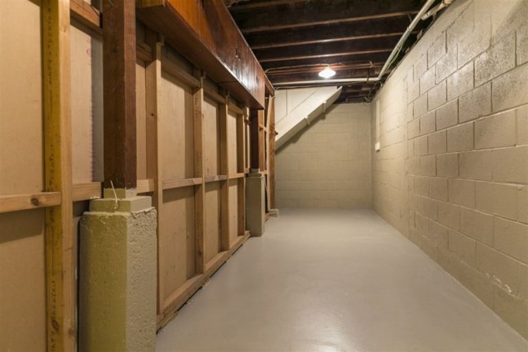 Photo of property in 77 Colwill Road, Massey, Auckland, 0614