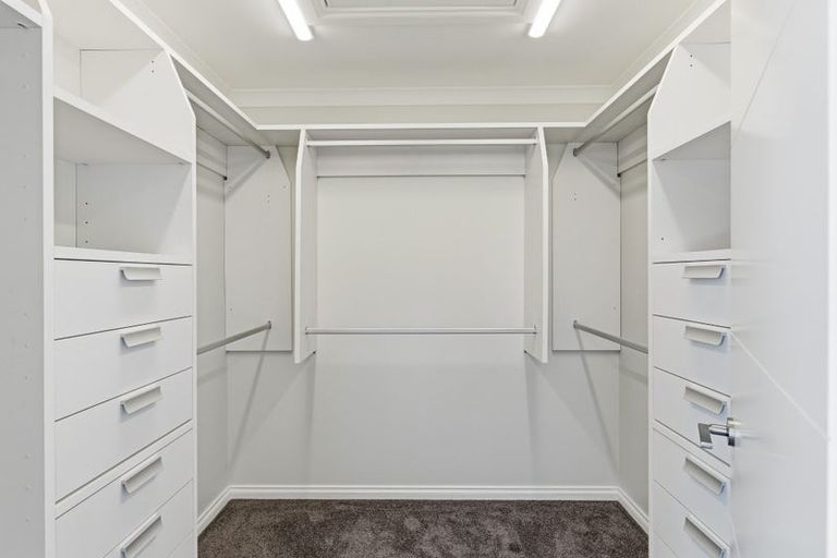 Photo of property in 1 Te Naihi Place, Paraparaumu, 5032