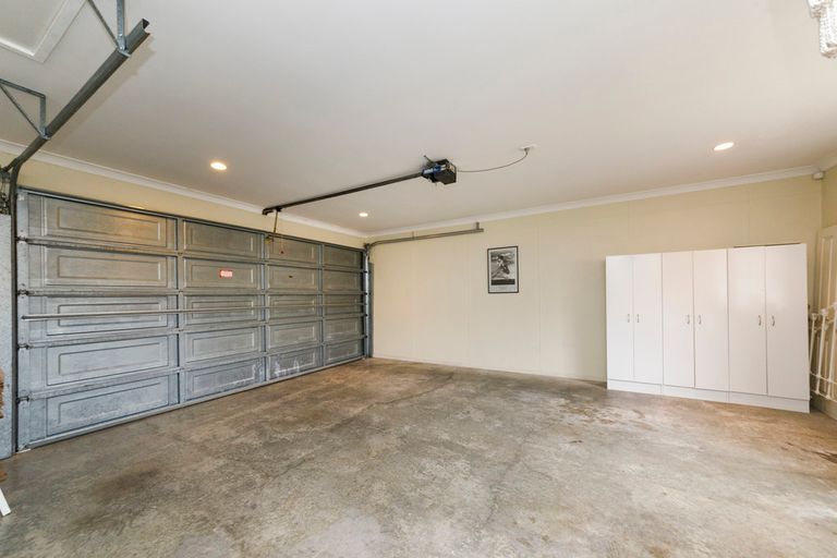 Photo of property in 4 The Oaks, Awapuni, Palmerston North, 4412