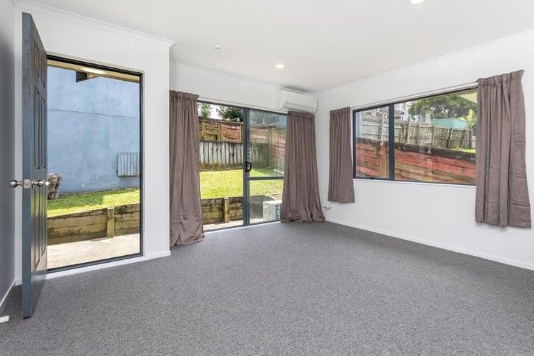 Photo of property in 70 Solar Road, Glen Eden, Auckland, 0602