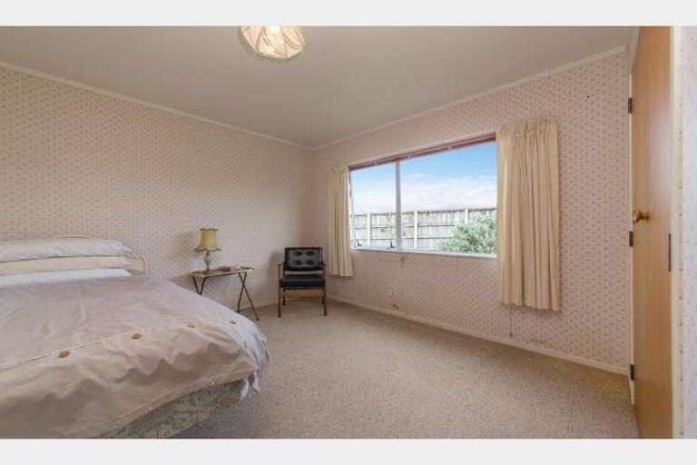 Photo of property in 36 Spence Road, Henderson, Auckland, 0612