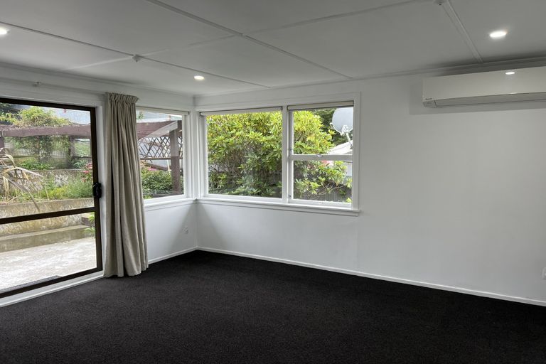 Photo of property in 16 Clyde Carr Crescent, Waimataitai, Timaru, 7910