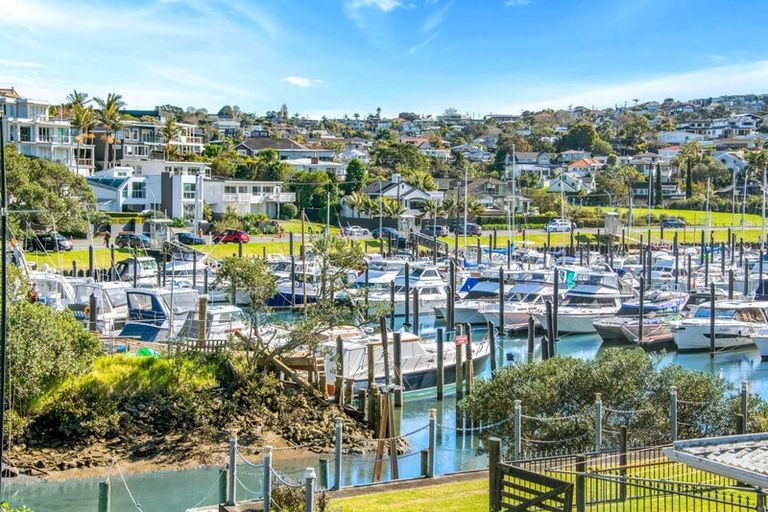 Photo of property in 2/1 Omana Road, Milford, Auckland, 0620