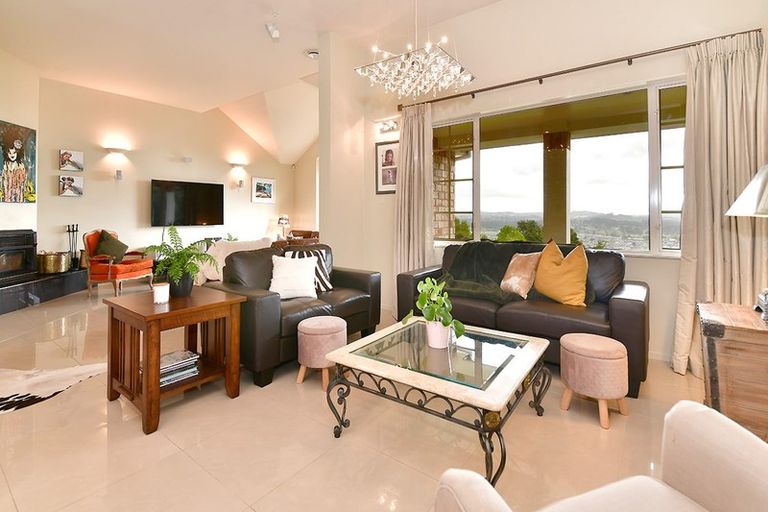 Photo of property in 54 Pinetone Road, Kumeu, 0892