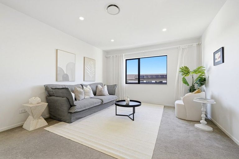 Photo of property in 63 Makete Crescent, Hobsonville, Auckland, 0618