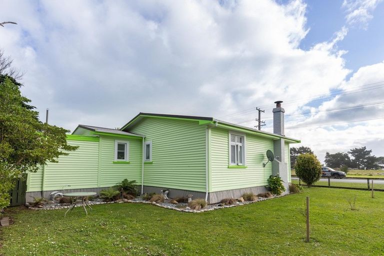 Photo of property in 36 Hall Street, Cobden, Greymouth, 7802