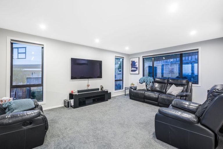 Photo of property in 29a Waitaria Terrace, Aotea, Porirua, 5024