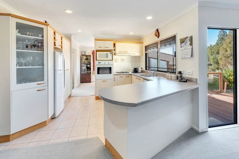 Photo of property in 4 San Lorenzo Rise, Henderson, Auckland, 0612