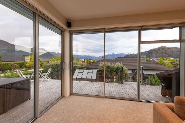 Photo of property in 10 Sunnyside Lane, Wanaka, 9305