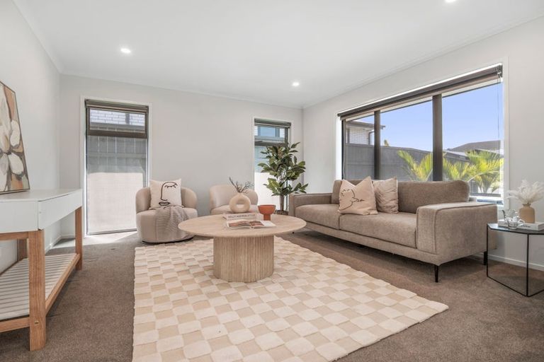 Photo of property in 32 Waireka Road, Rototuna North, Hamilton, 3210