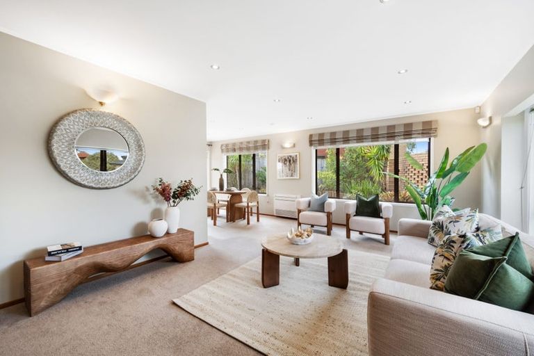 Photo of property in 19 Cornelian Crescent, Half Moon Bay, Auckland, 2012