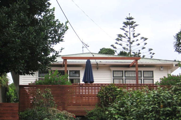 Photo of property in 16 Baroda Street, Khandallah, Wellington, 6035