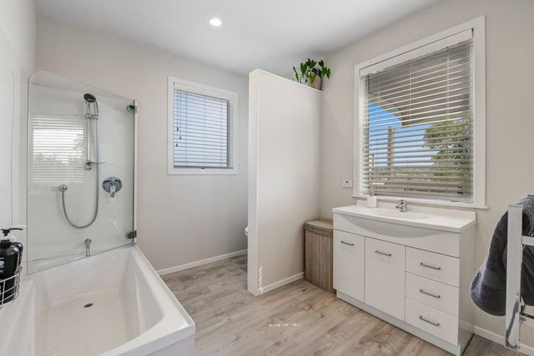 Photo of property in 84 Stanmore Bay Road, Stanmore Bay, Whangaparaoa, 0932