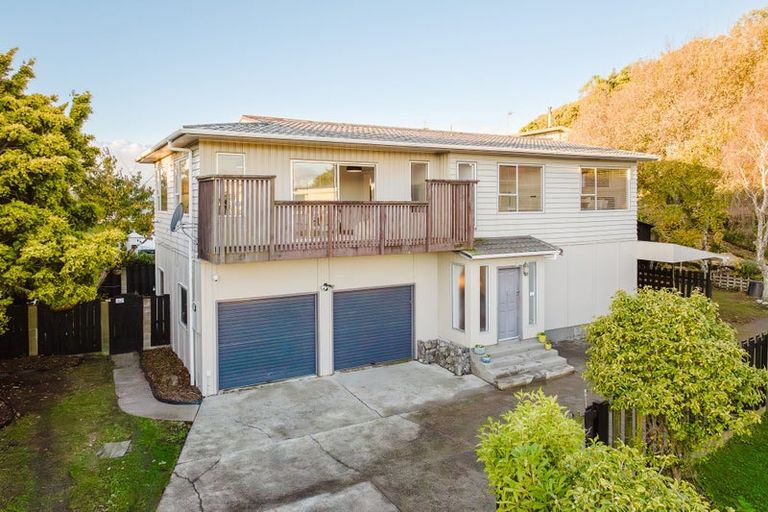 Photo of property in 7 Livet Place, Papakowhai, Porirua, 5024