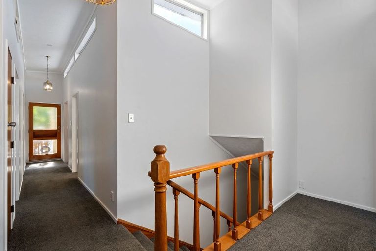 Photo of property in 1 Fyvie Avenue, Tawa, Wellington, 5028
