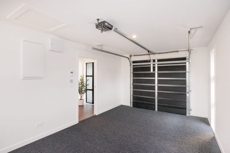 Photo of property in 2 Albert Street, Palmerston North, 4414