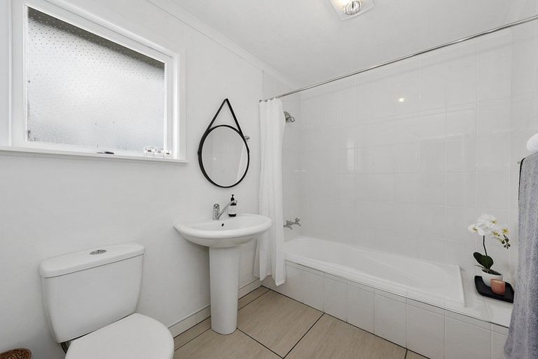 Photo of property in 60 Banbury Crescent, Fairfield, Hamilton, 3214