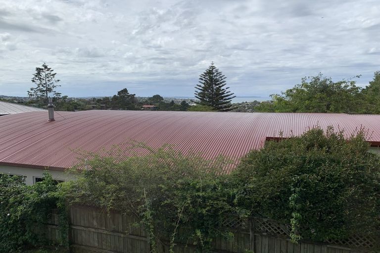 Photo of property in 2/541 East Coast Road, Browns Bay, Auckland, 0630