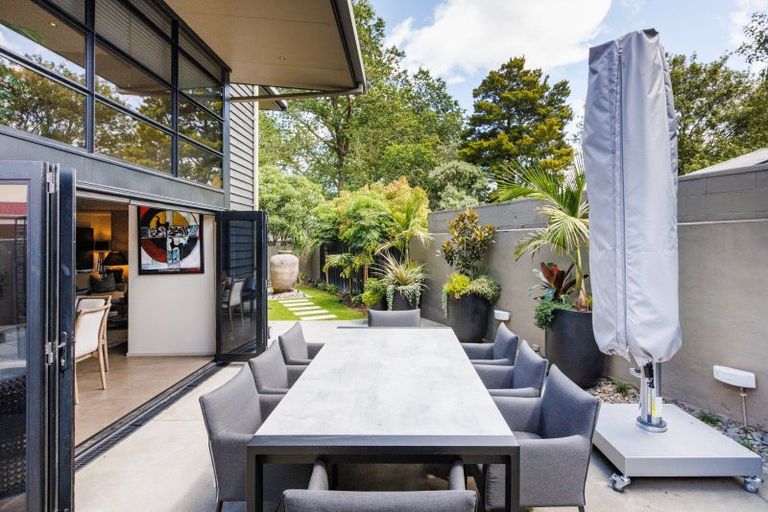 Photo of property in 143 Victoria Avenue, Hokowhitu, Palmerston North, 4410