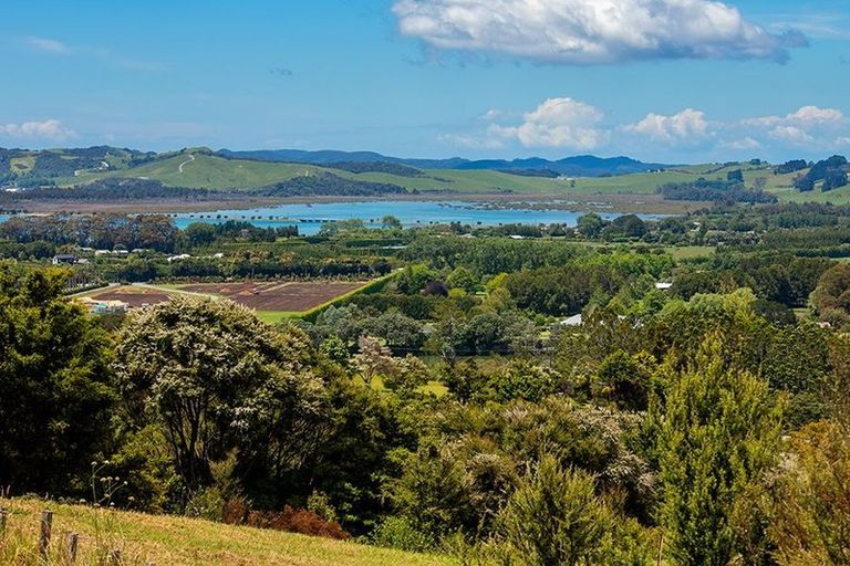 Photo of property in 70 Upper Whangateau Road, Big Omaha, 0985