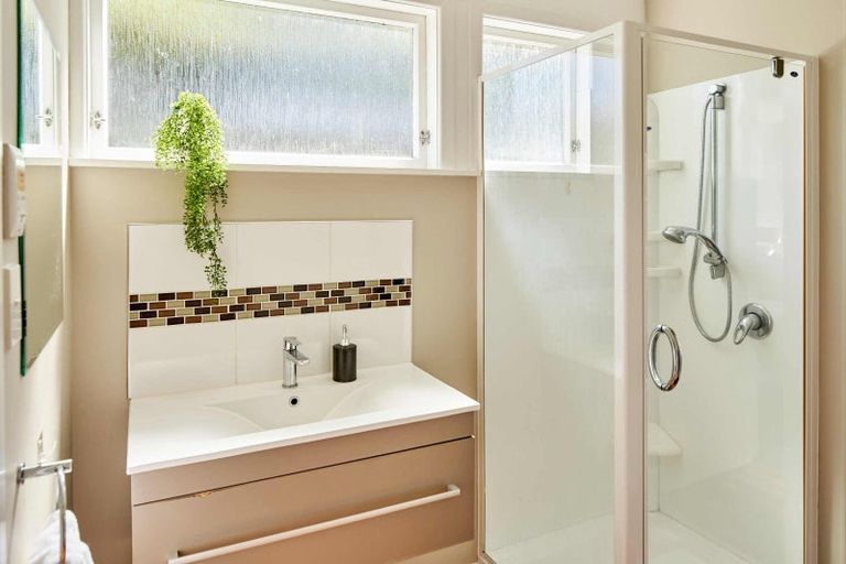 Photo of property in 13 City View Grove, Harbour View, Lower Hutt, 5010