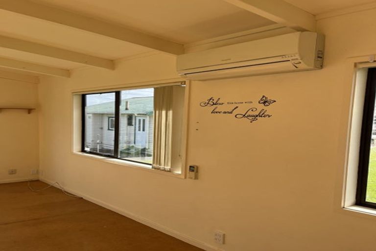 Photo of property in 175 Vaughans Road, Okura, Albany, 0792