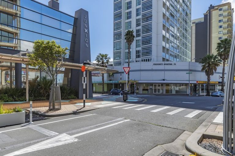 Photo of property in Proximity Apartments, 909/17 Osterley Way, Manukau, Auckland, 2104