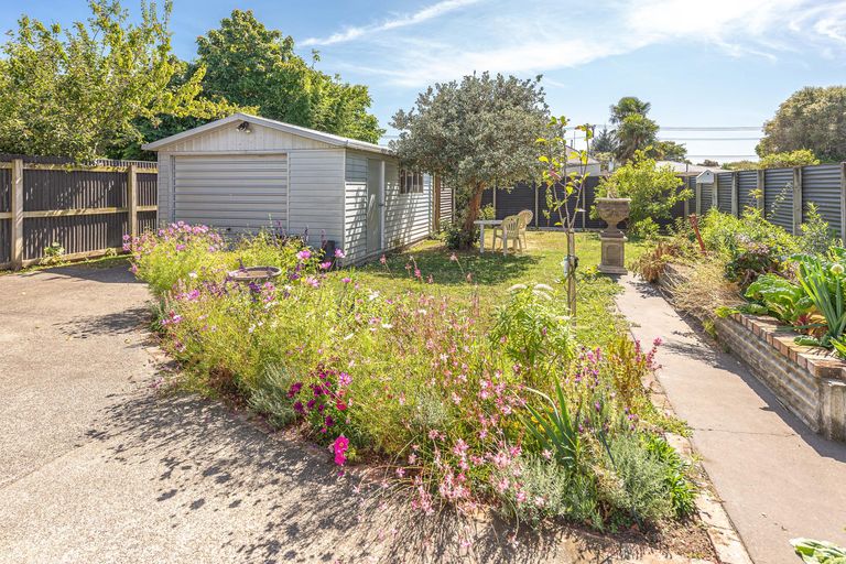 Photo of property in 72 Niblett Street, Whanganui, 4500