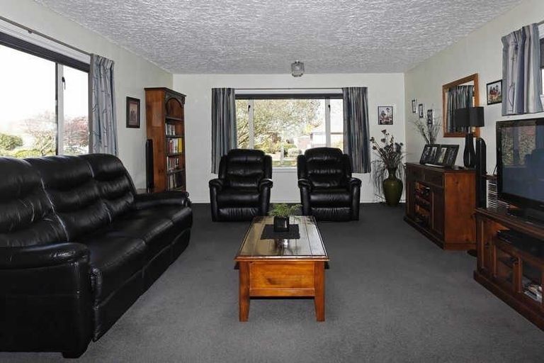 Photo of property in 39 Charlcott Street, Burnside, Christchurch, 8053