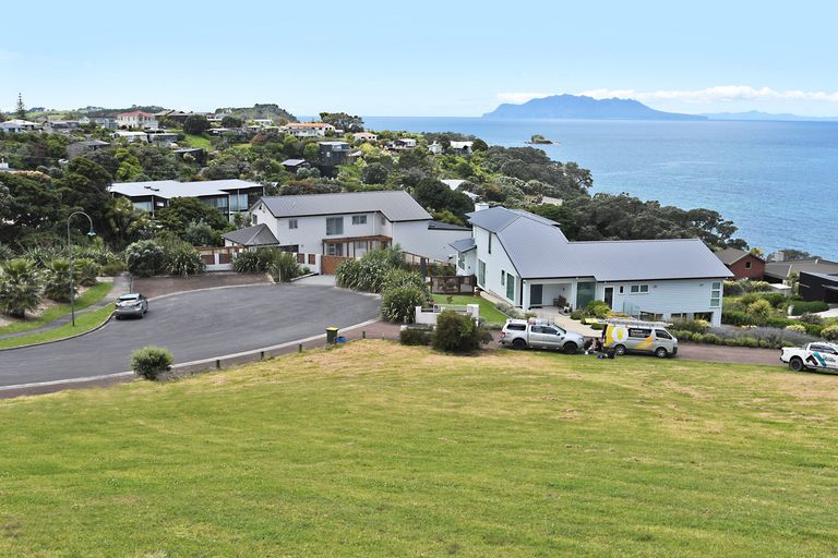 Photo of property in 80-82 Lax Crescent, Leigh, 0985