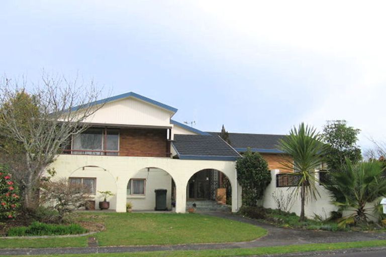 Photo of property in 1 Grassy Downs Place, St Andrews, Hamilton, 3200