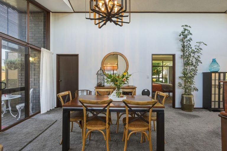 Photo of property in 2 Exeter Place, Tihiotonga, Rotorua, 3015