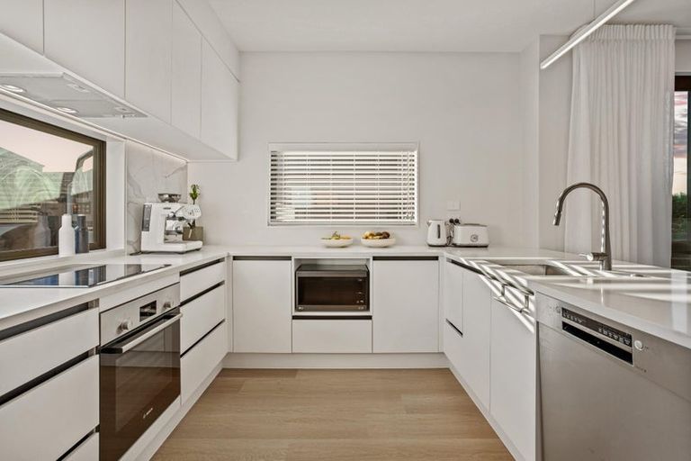 Photo of property in 33 Waka Moana Drive, Hobsonville, Auckland, 0616