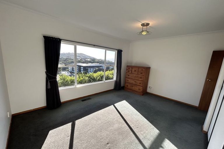 Photo of property in 6 Randolph Road, Crofton Downs, Wellington, 6035